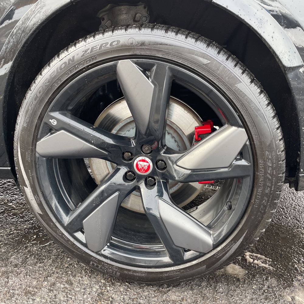 2023 Jaguar F-Pace - Image 32