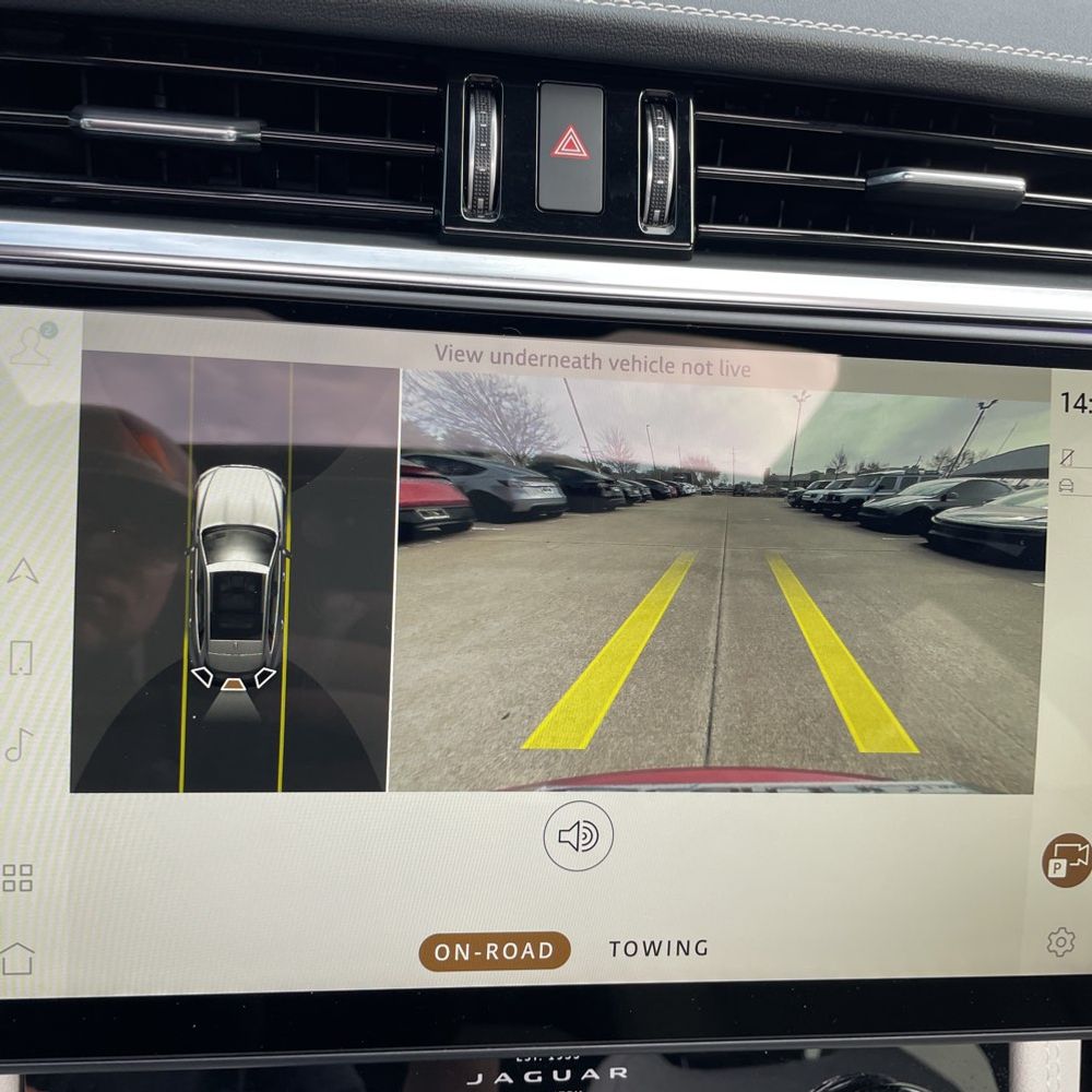 2025 Jaguar F-PACE - Image 6