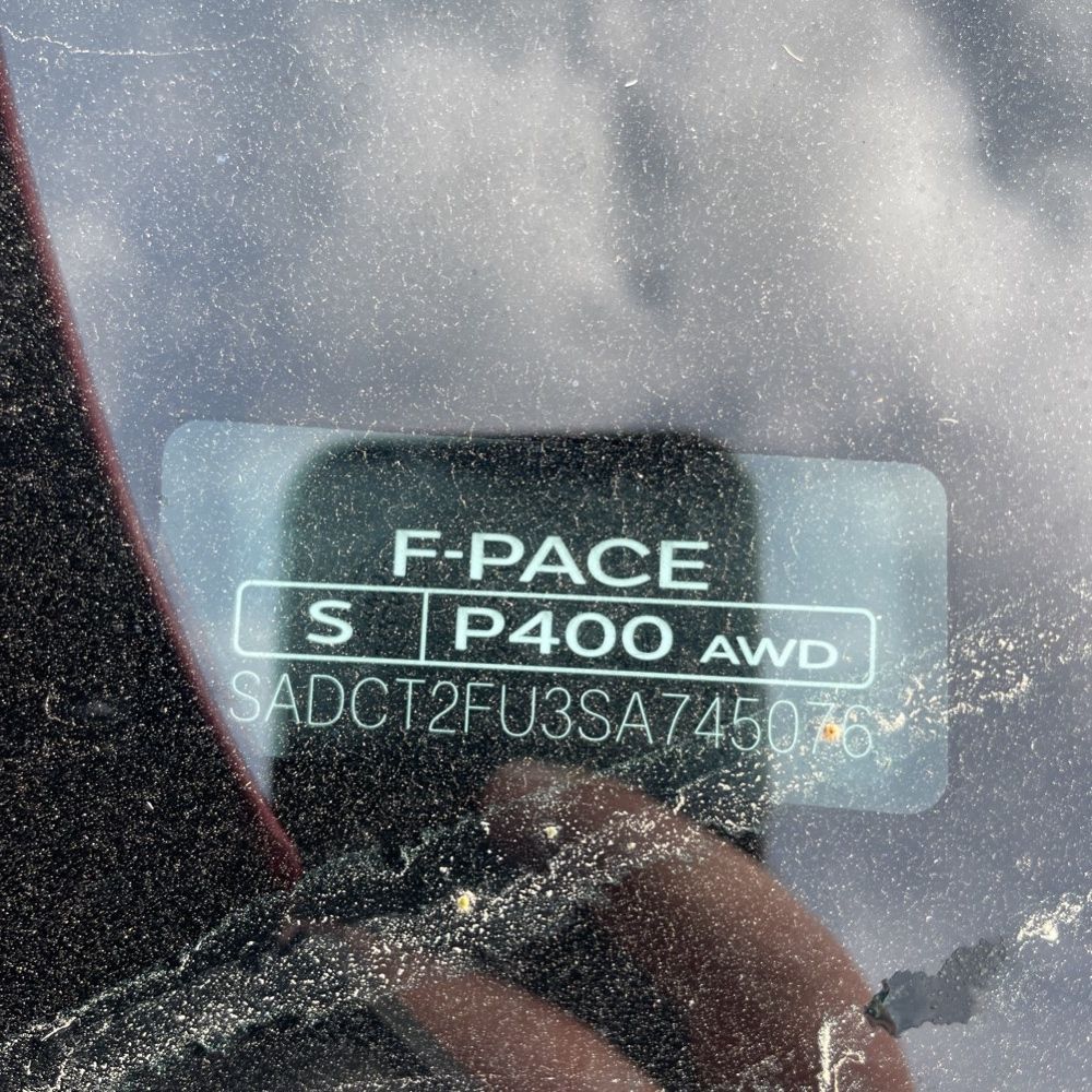 2025 Jaguar F-PACE - Image 19