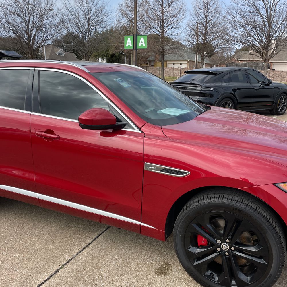 2025 Jaguar F-PACE - Image 43