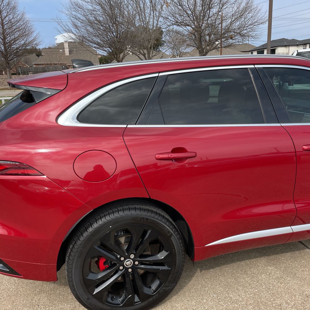 2025 Jaguar F-PACE - Image 46