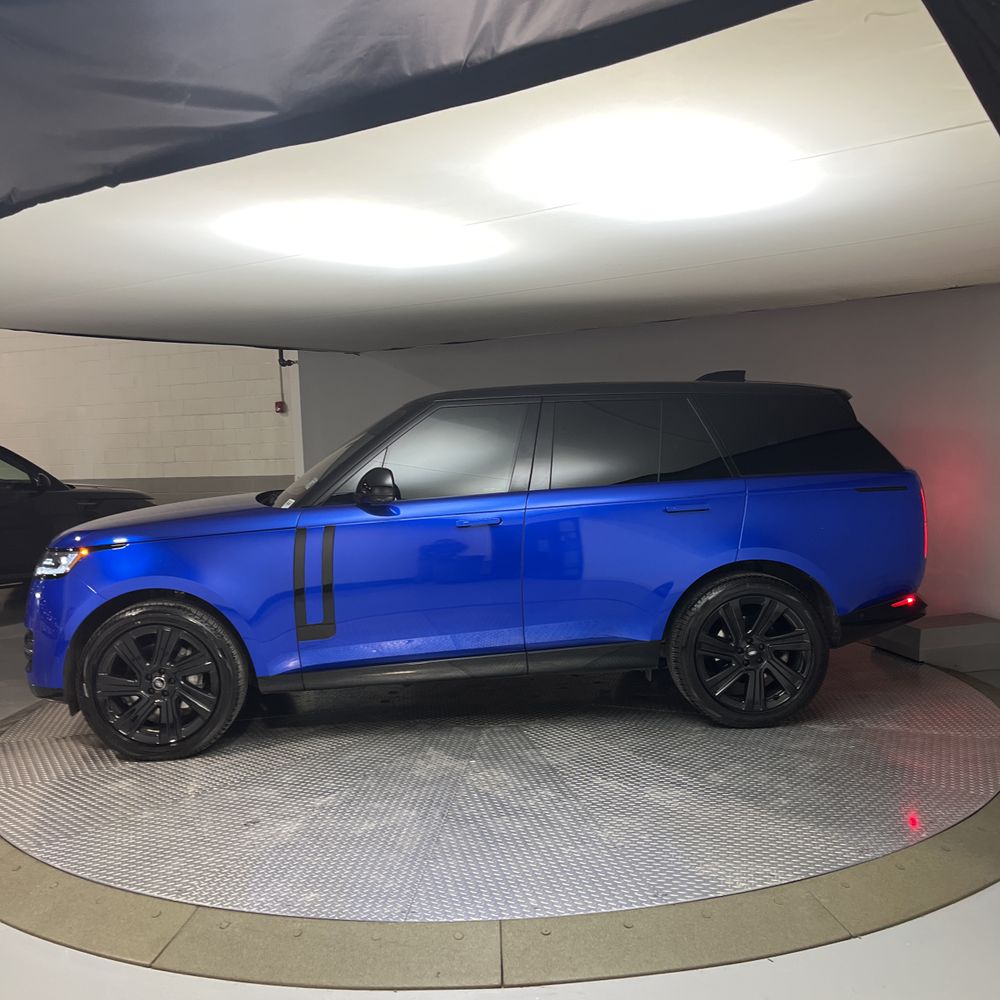 2023 Land Rover Range Rover - Image 4