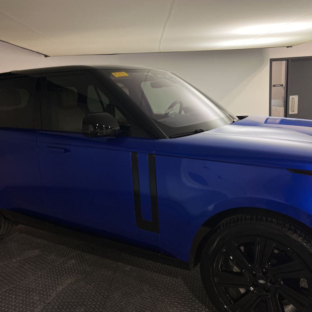 2023 Land Rover Range Rover - Image 31