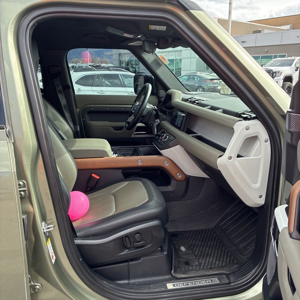 2021 Land Rover Defender - Image 4