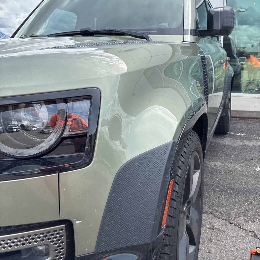 2021 Land Rover Defender - Image 9