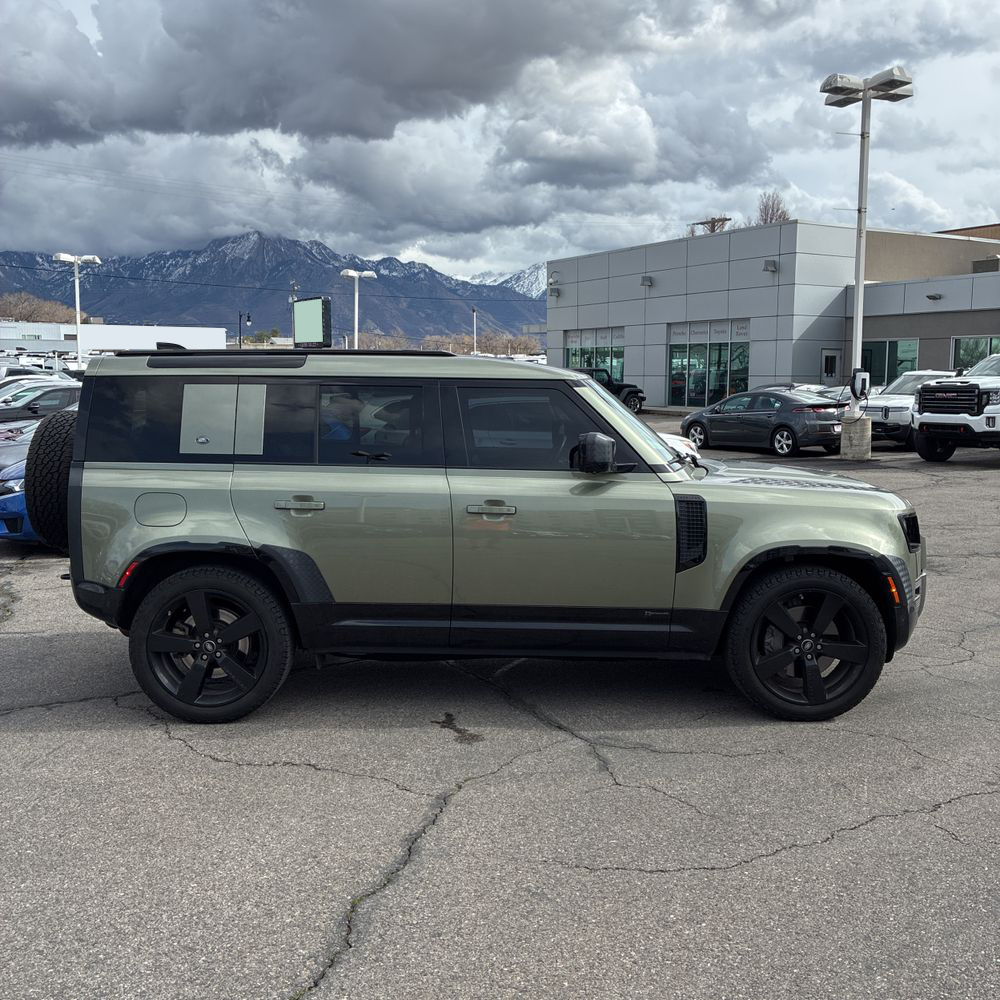 2021 Land Rover Defender - Image 11