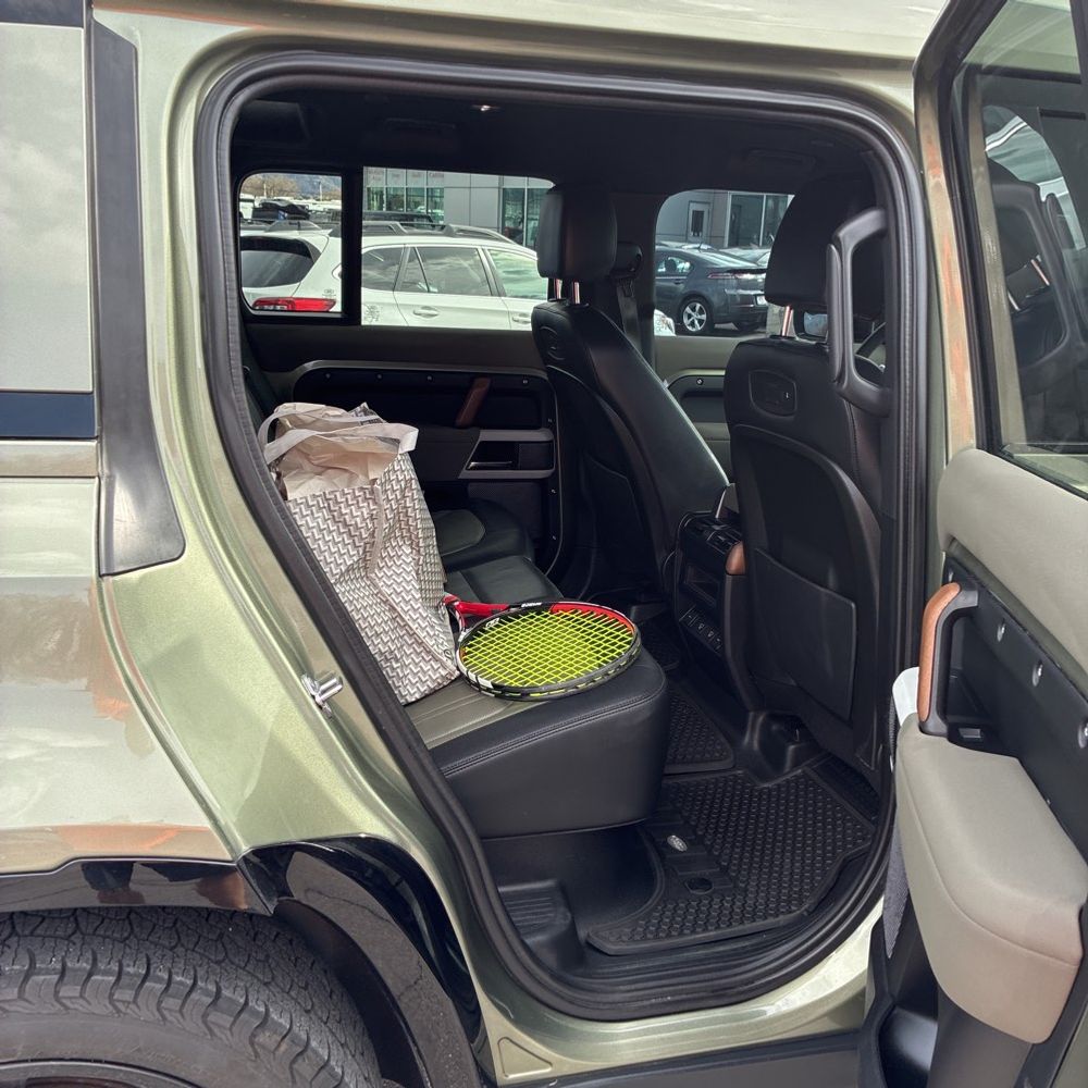 2021 Land Rover Defender - Image 10
