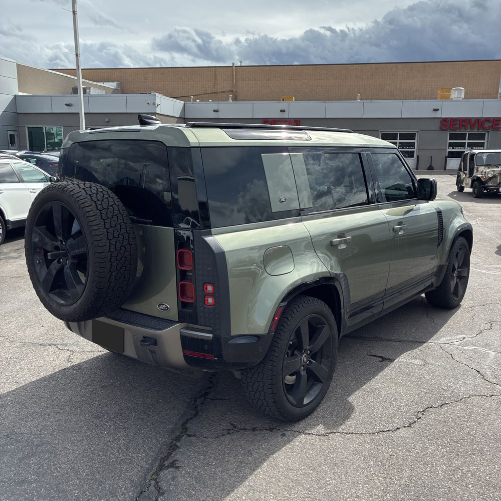 2021 Land Rover Defender - Image 17