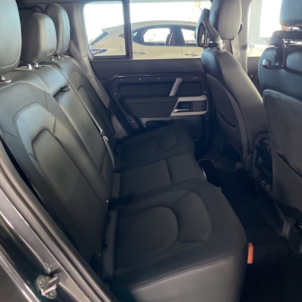 2024 Land Rover Defender - Image 8