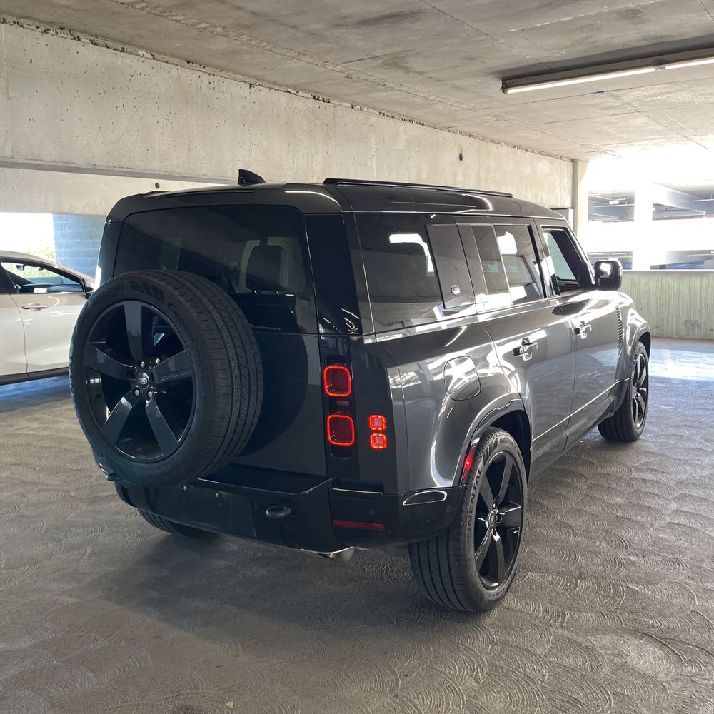 2024 Land Rover Defender - Image 11