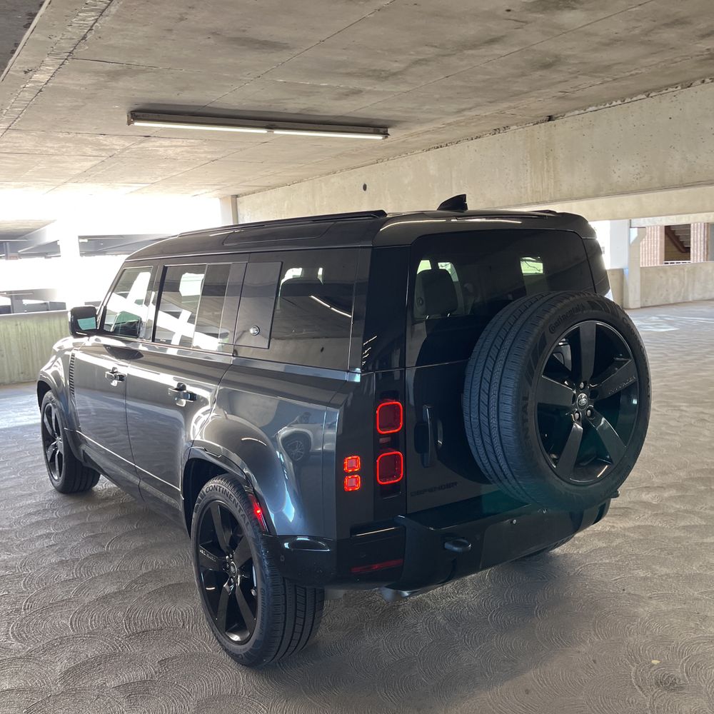 2024 Land Rover Defender - Image 30