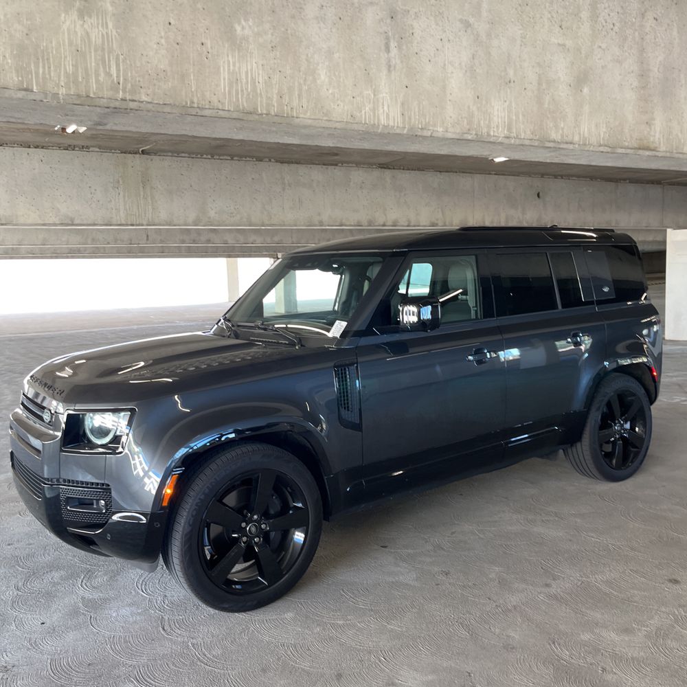 2024 Land Rover Defender - Image 46