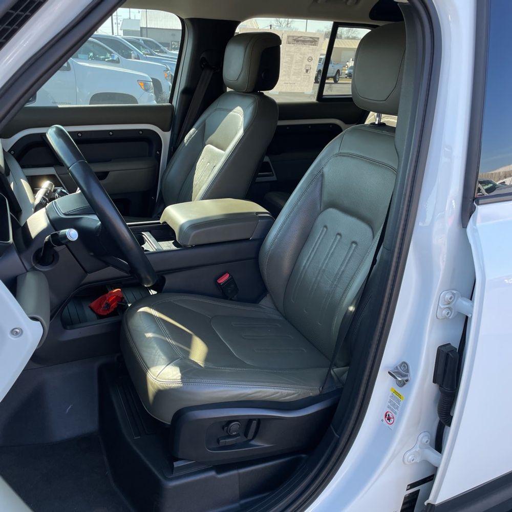 2020 Land Rover Defender - Image 8