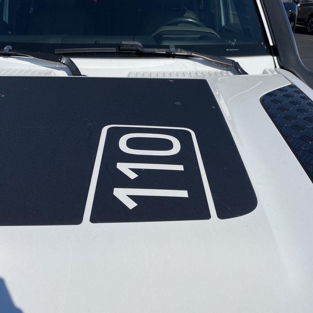 2020 Land Rover Defender - Image 10
