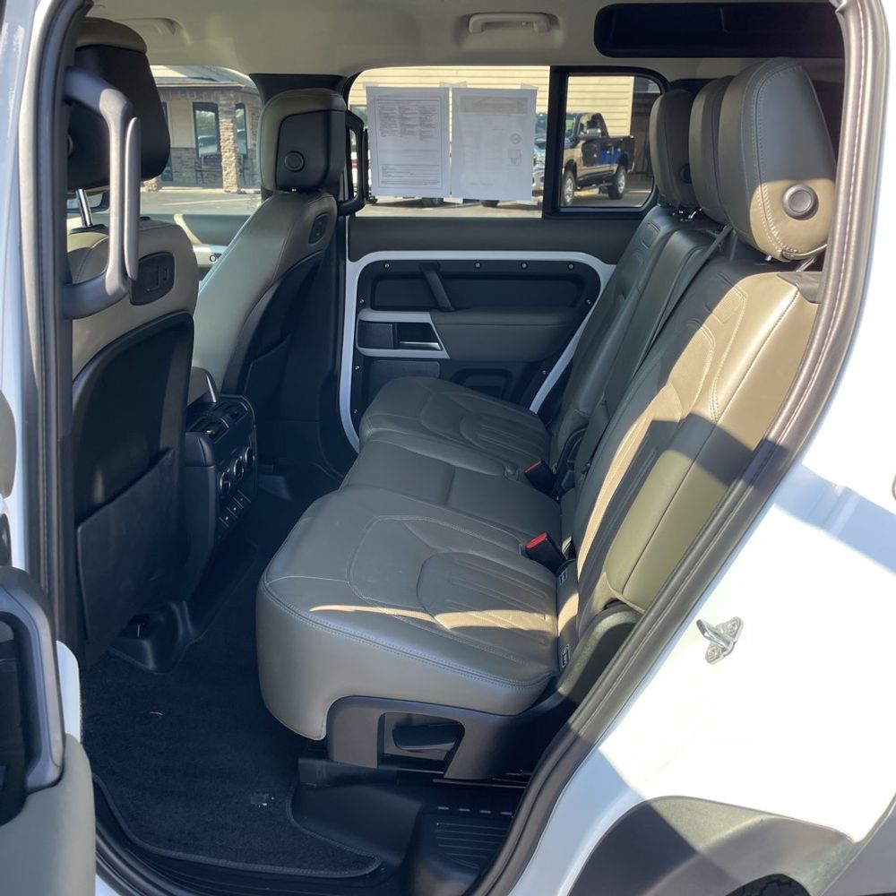 2020 Land Rover Defender - Image 15