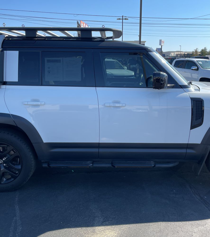 2020 Land Rover Defender - Image 31