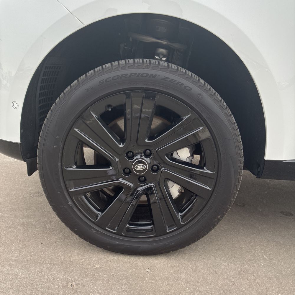 2023 Land Rover Range Rover - Image 10