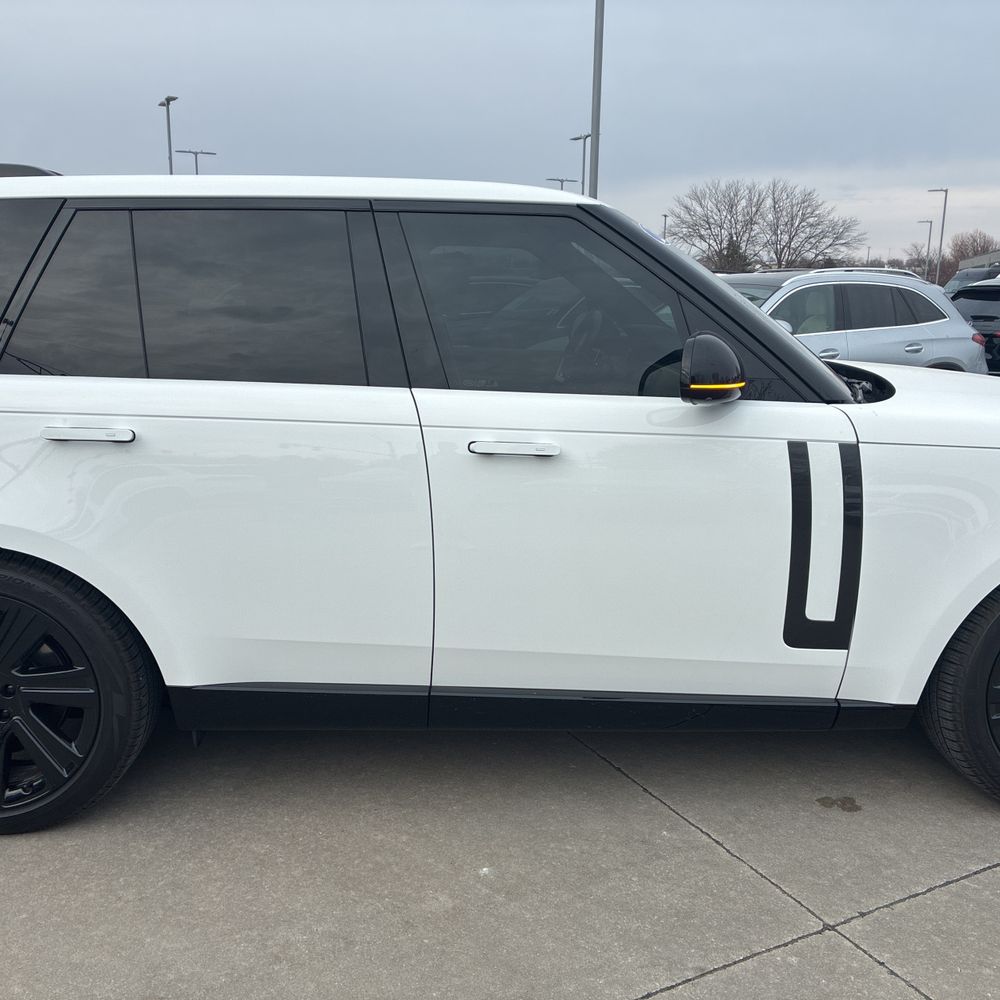 2023 Land Rover Range Rover - Image 22