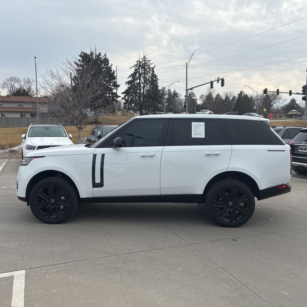 2023 Land Rover Range Rover - Image 38