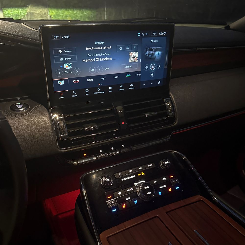 2024 Lincoln Navigator - Image 8