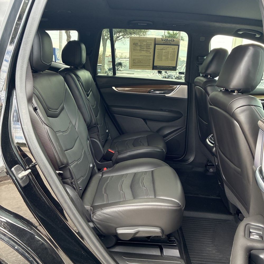 2022 Cadillac XT6 - Image 27