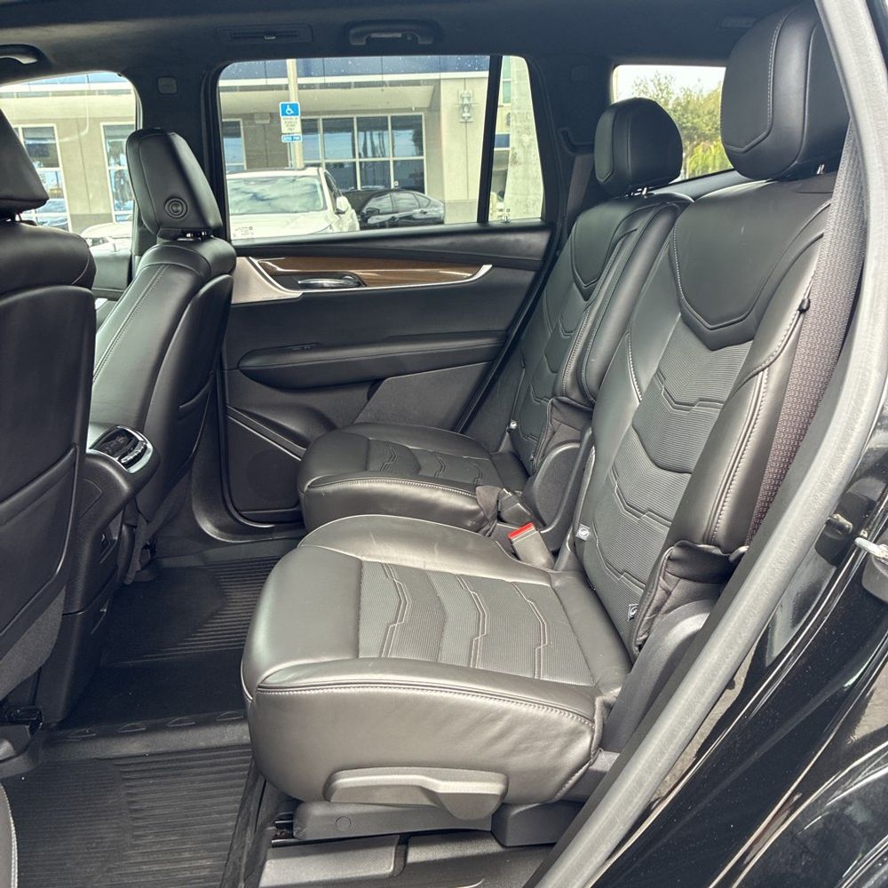 2022 Cadillac XT6 - Image 49