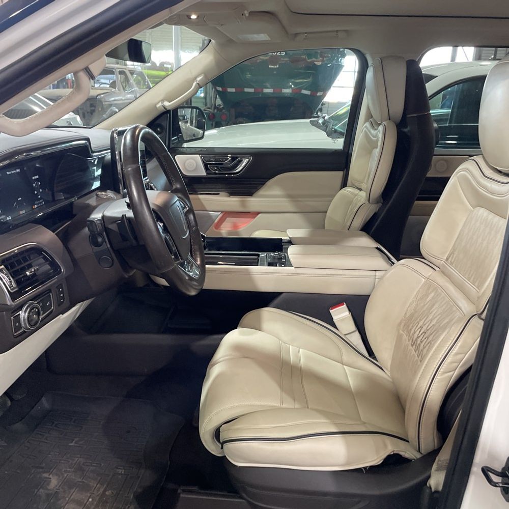 2021 Lincoln Navigator - Image 5