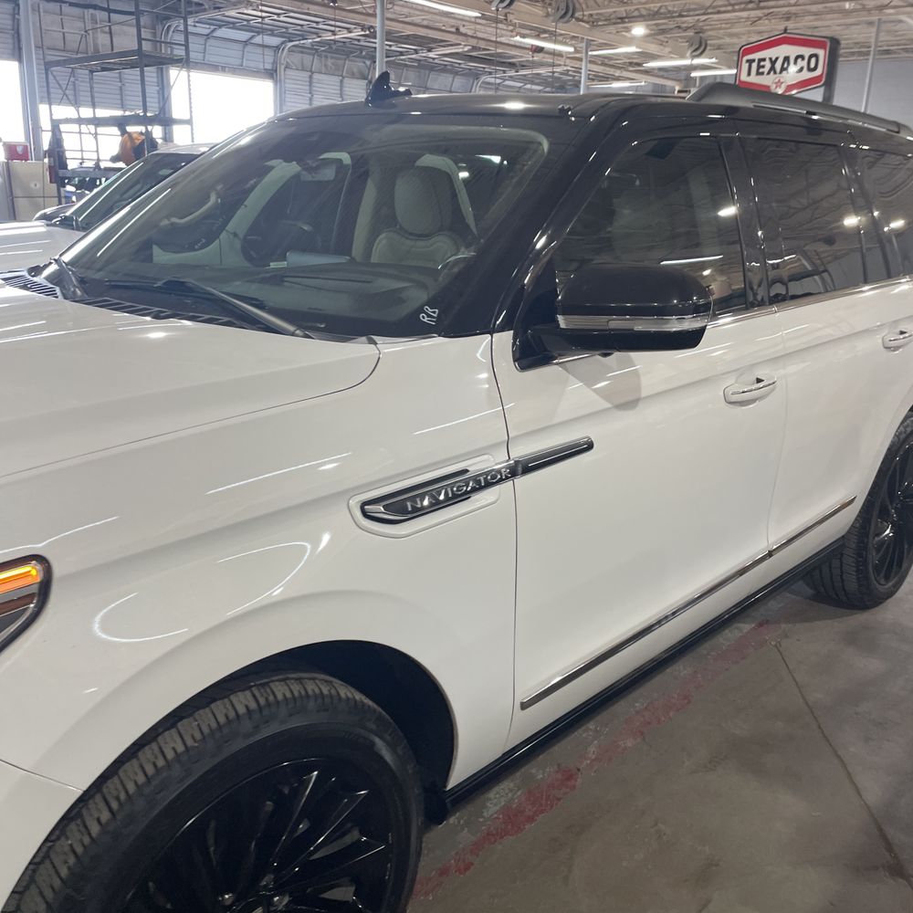 2021 Lincoln Navigator - Image 22