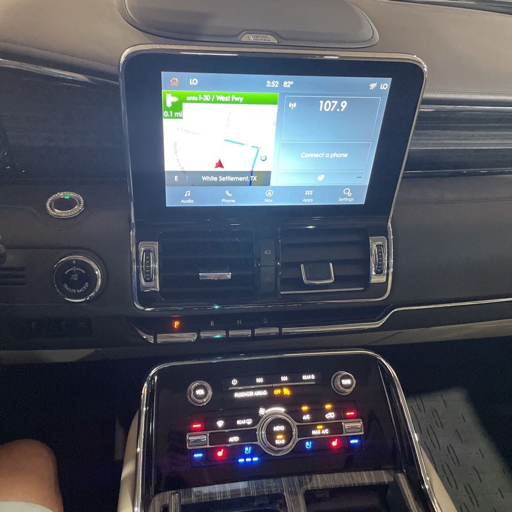 2021 Lincoln Navigator - Image 28