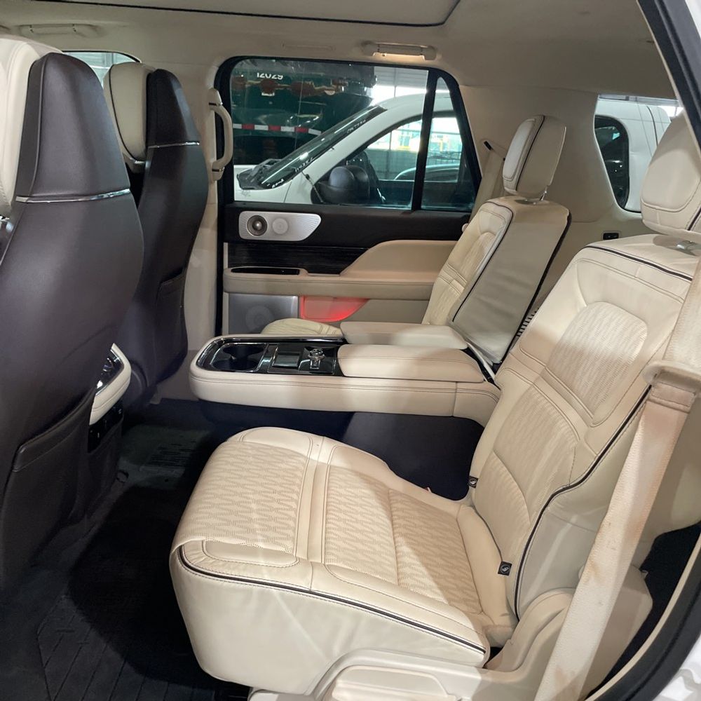 2021 Lincoln Navigator - Image 31
