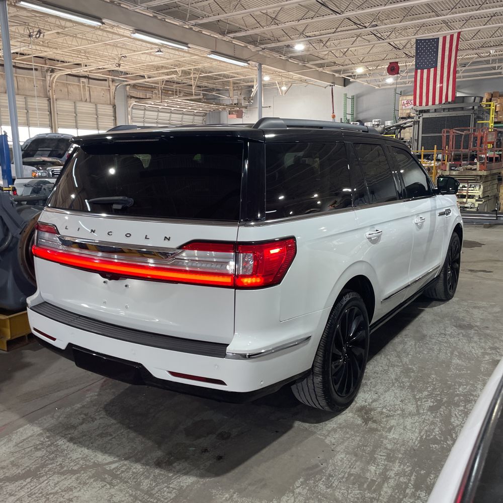 2021 Lincoln Navigator - Image 40