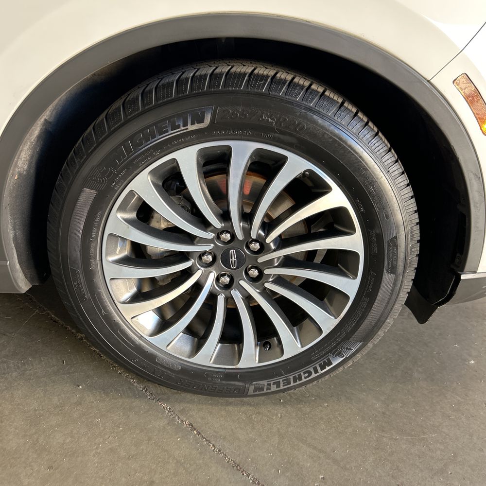 2020 Lincoln Aviator - Image 10