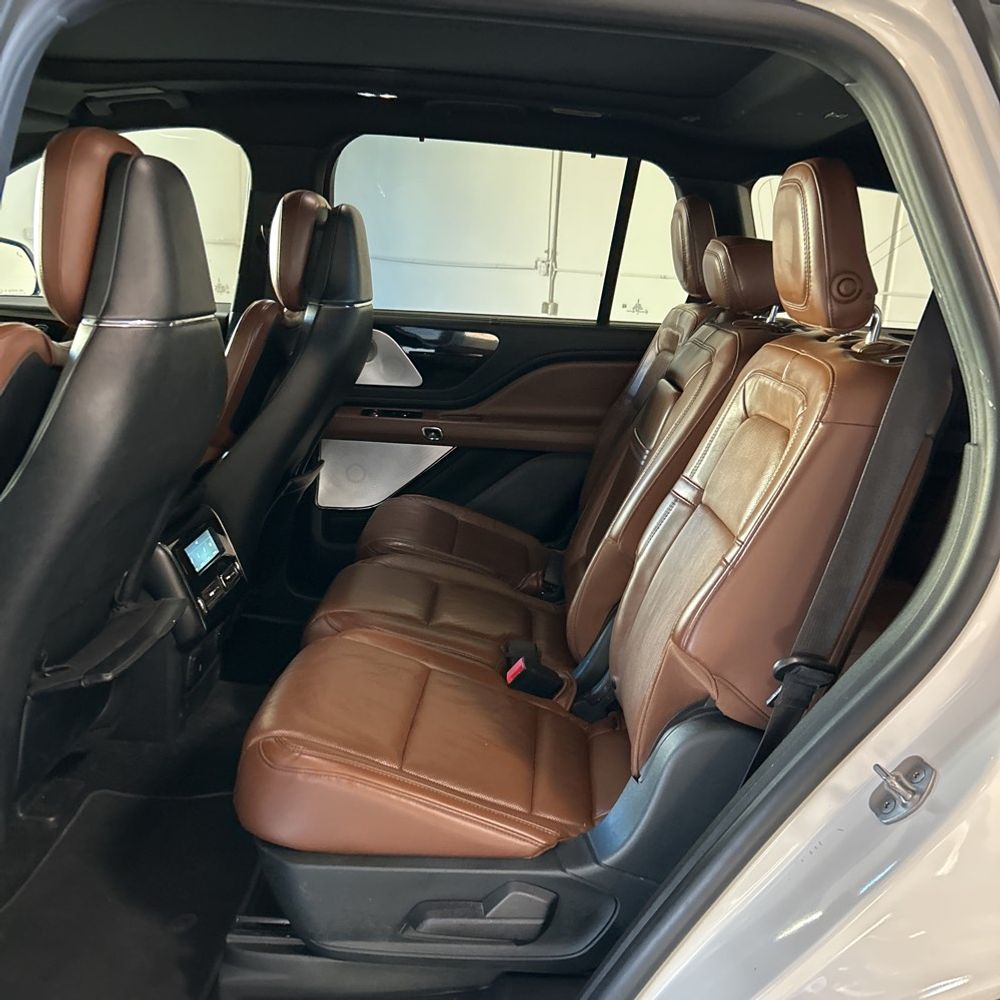 2020 Lincoln Aviator - Image 12