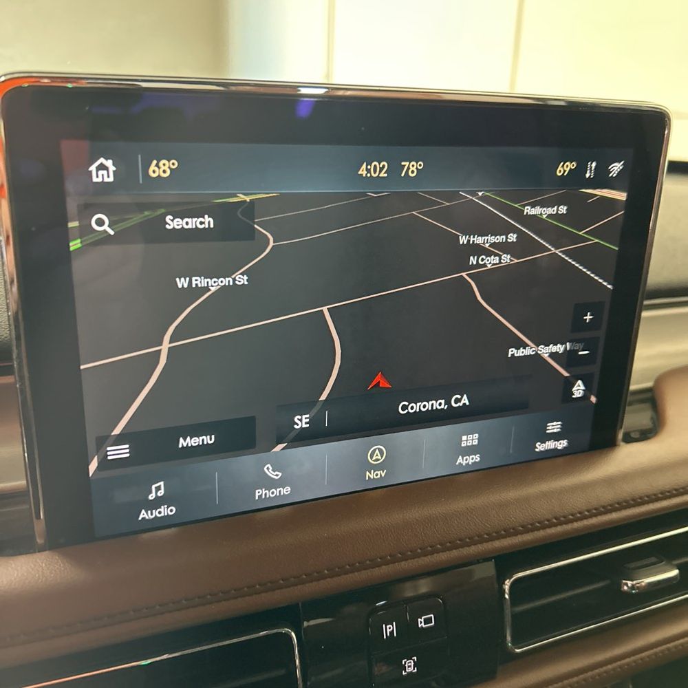 2020 Lincoln Aviator - Image 20
