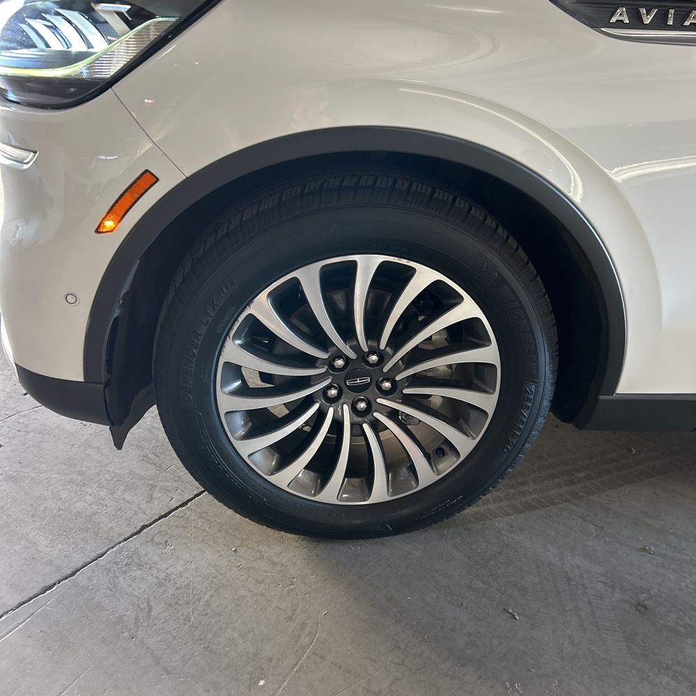 2020 Lincoln Aviator - Image 25