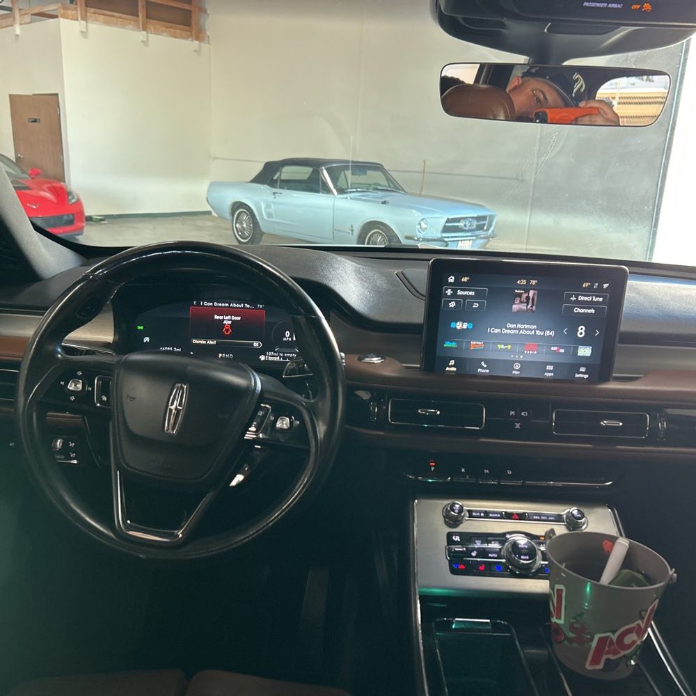 2020 Lincoln Aviator - Image 38
