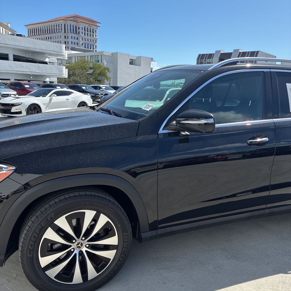 2025 Mercedes-Benz GLE - Image 6