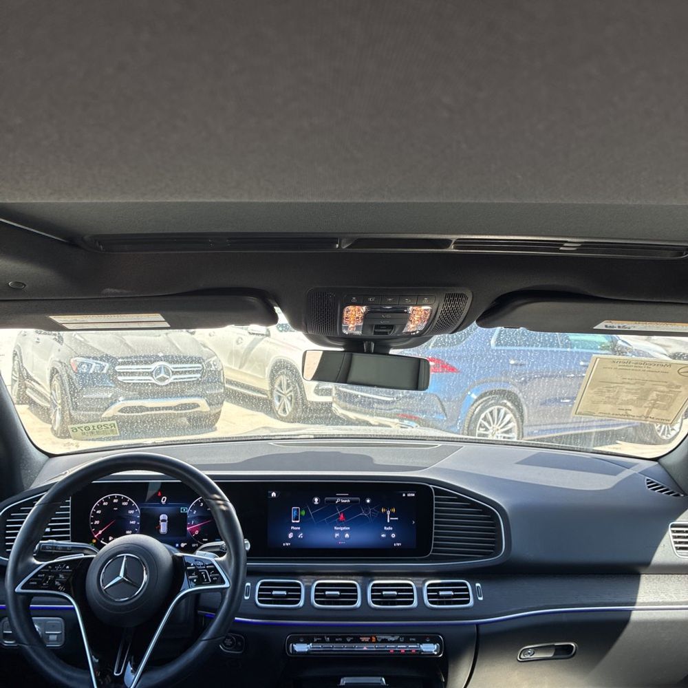 2025 Mercedes-Benz GLE - Image 12
