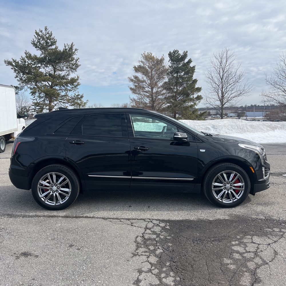 2025 Cadillac XT5 - Image 3