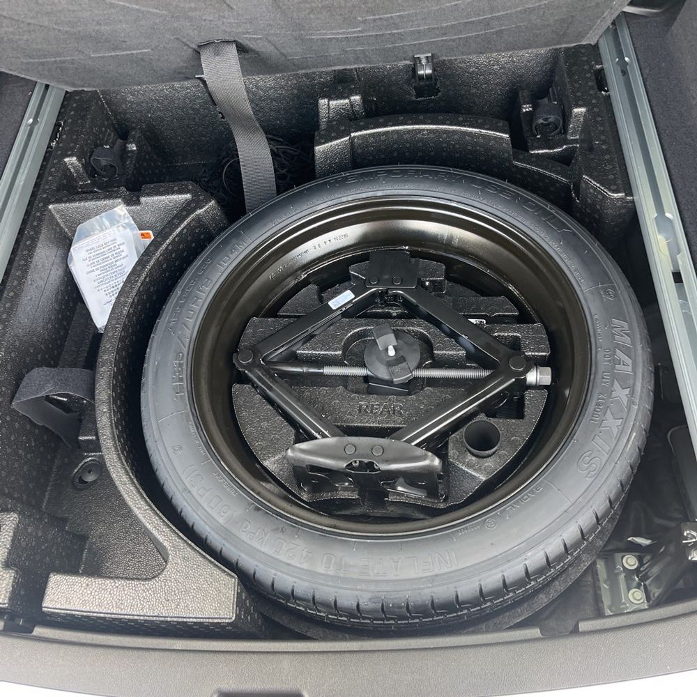 2025 Cadillac XT5 - Image 9