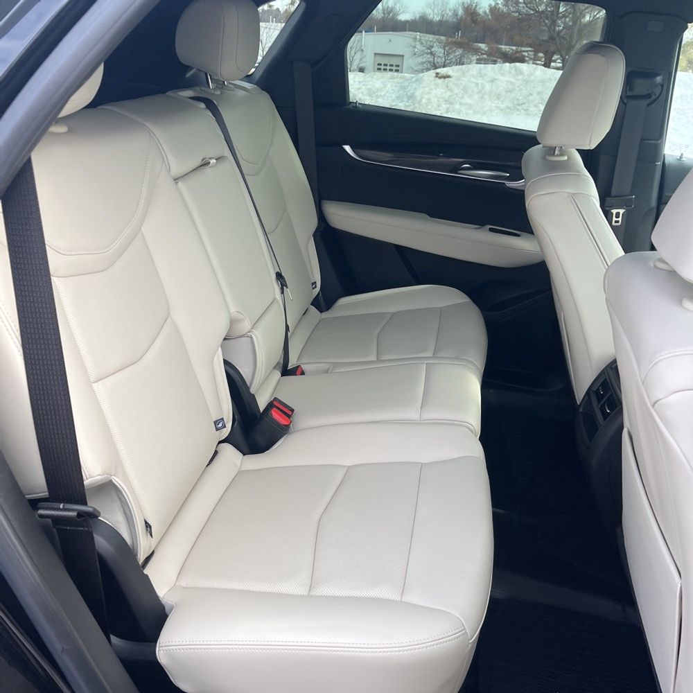 2025 Cadillac XT5 - Image 48