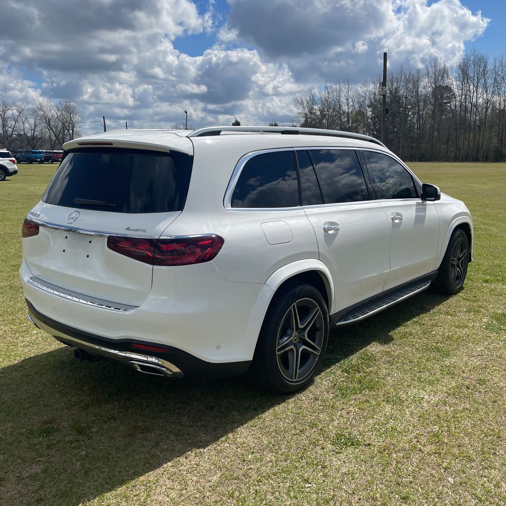 2024 Mercedes-Benz GLS - Image 9