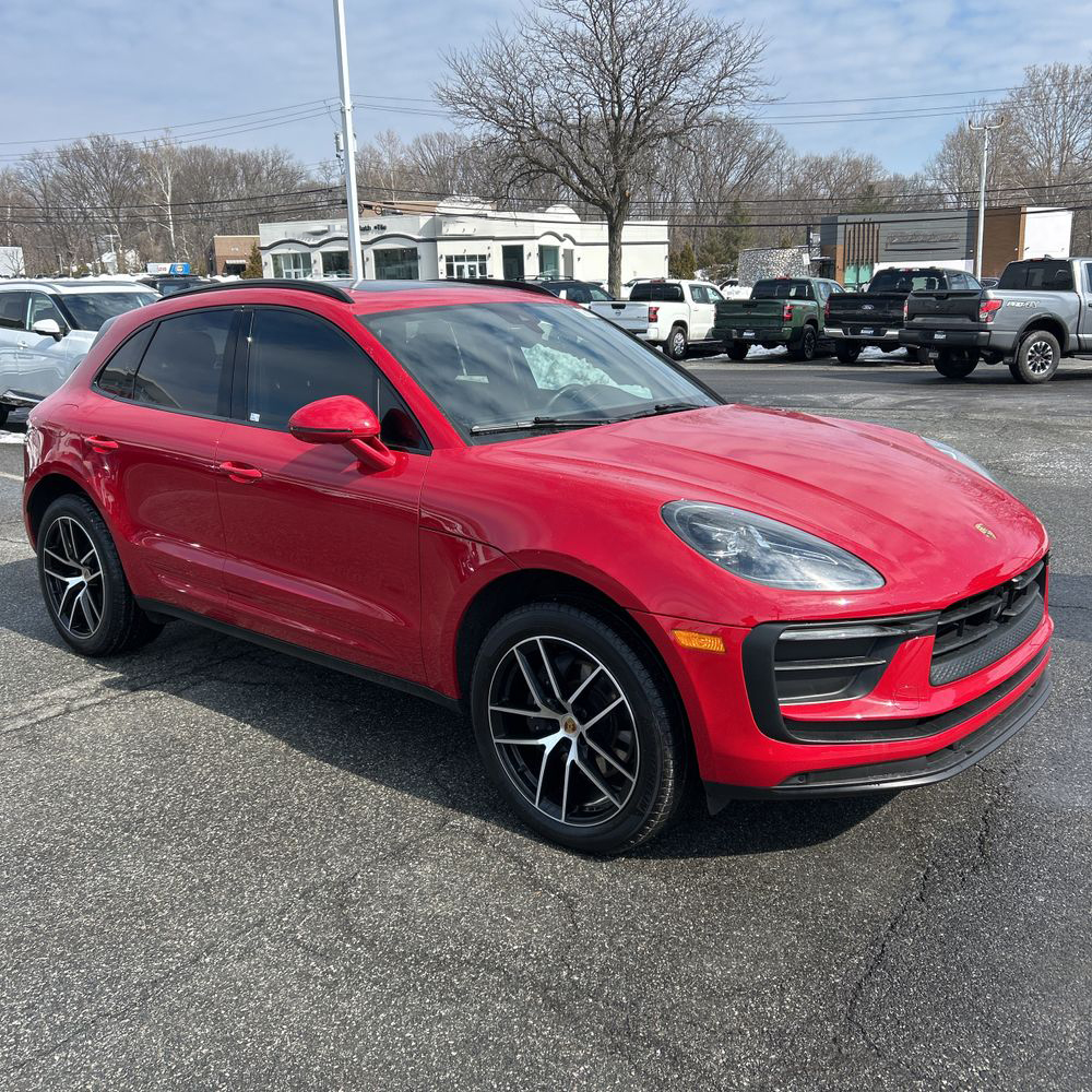 2024 Porsche Macan T - Image 17