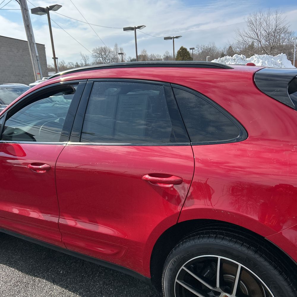 2024 Porsche Macan T - Image 23