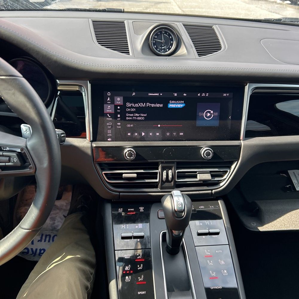 2024 Porsche Macan T - Image 33