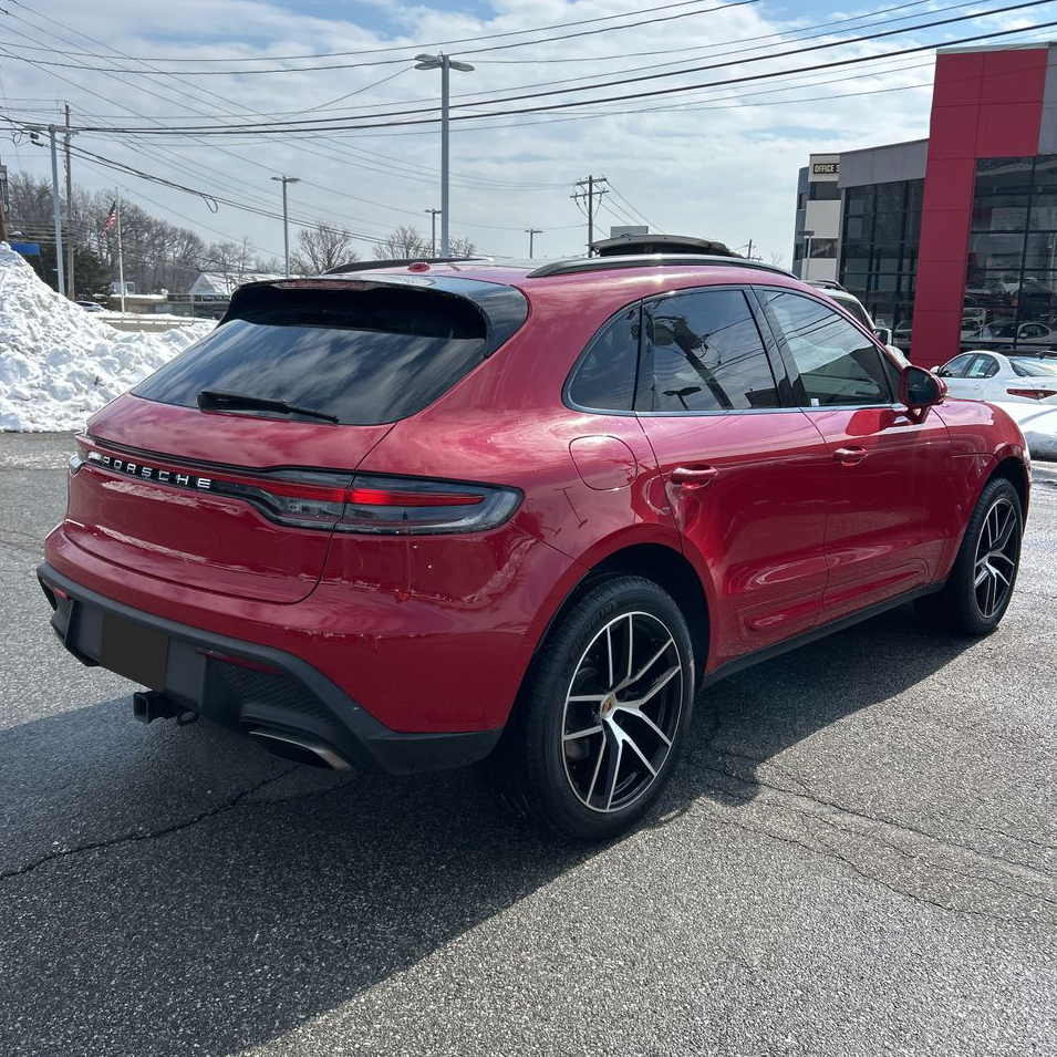 2024 Porsche Macan T - Image 36