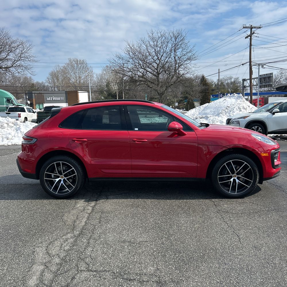 2024 Porsche Macan T - Image 41