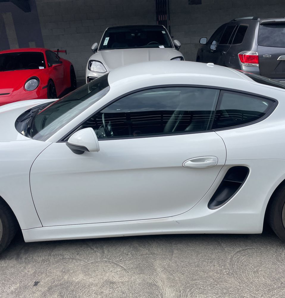 2016 Porsche Cayman - Image 32
