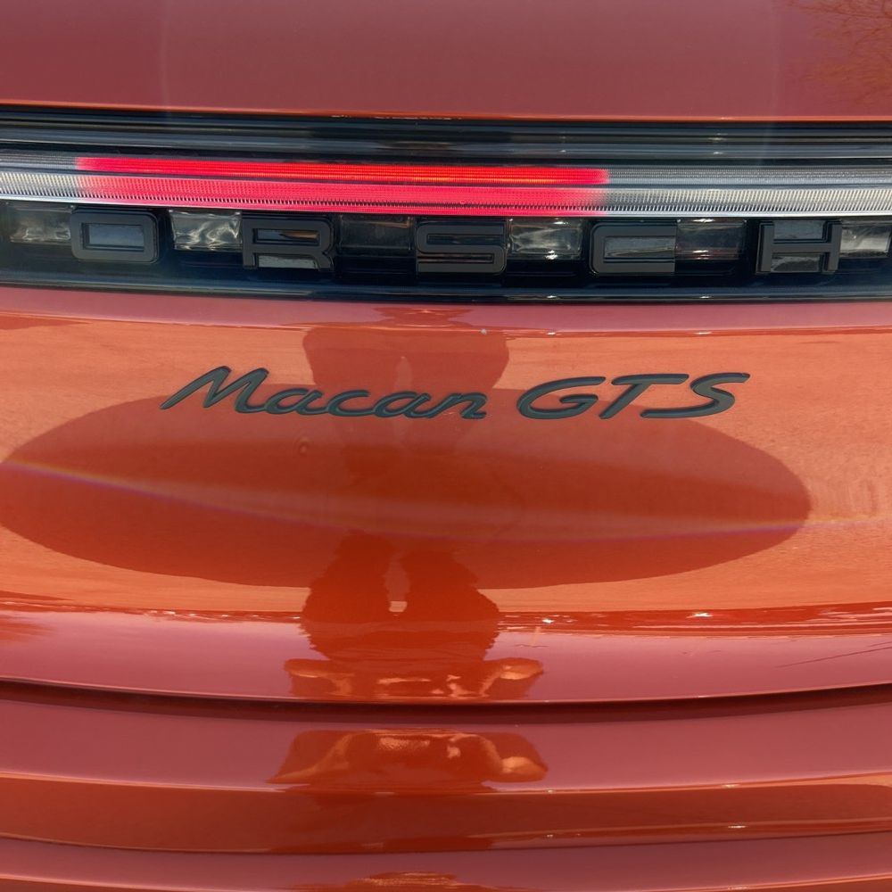 2022 Porsche Macan - Image 4