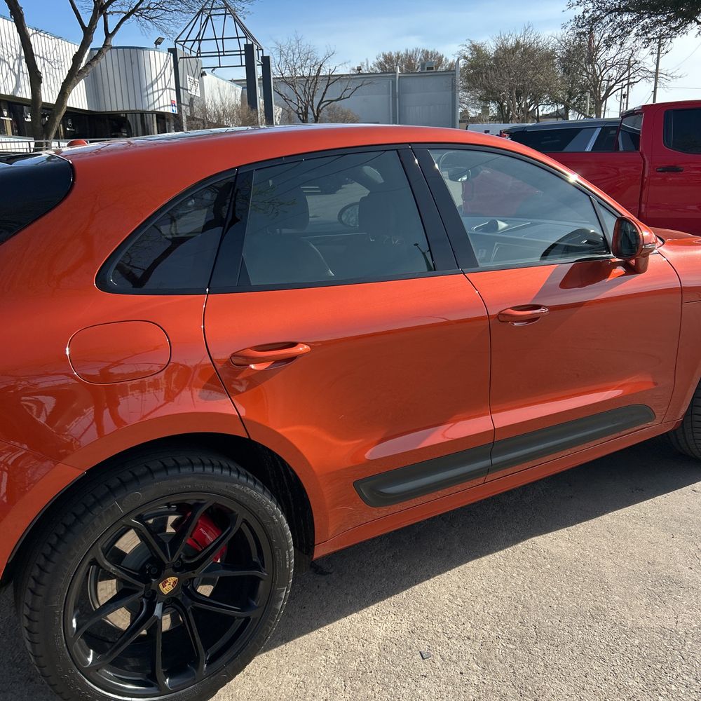 2022 Porsche Macan - Image 5